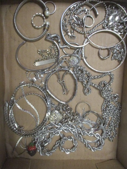 Silver Tone Fashion Jewelry (1 of 4)