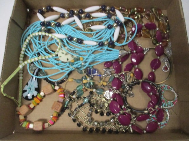 Fashion Beaded Necklaces (1 of 5)