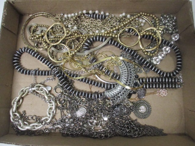 Silver and Gold Tone Fashion Jewelry Necklaces and Bracelets (1 of 4)
