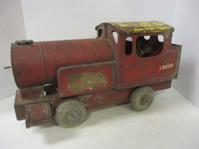 Vintage Tri-Ang "Puff-Puff" Sit-n-Ride Train Engine: played with condition-see pictures and preview