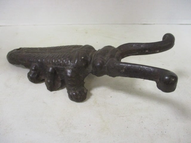 Old Cast Iron Beetle Boot Jack (1 of 4)