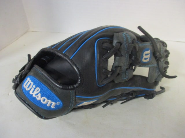Wilson 11.25" WTA10RB181788 Right Hand Baseball Glove: .