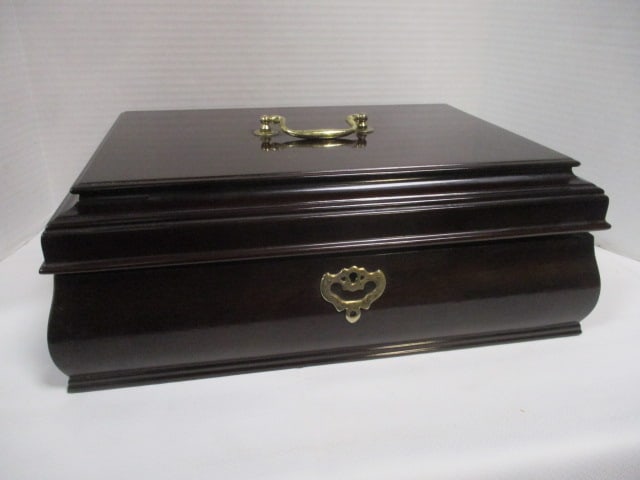 Mahogany Jewelry Box: 15 1/2" x 11" x 5 3/4"