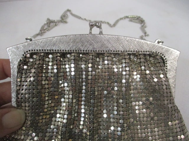Vintage Whiting & Davis Silver Tone Metal Mesh Evening Bag - 2