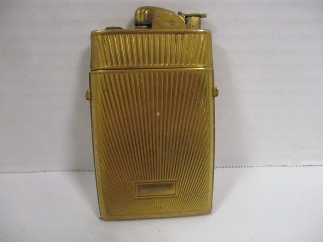 1950's Evan's Cigarette Lighter Case: Lighter thumb tab doesn't open completely