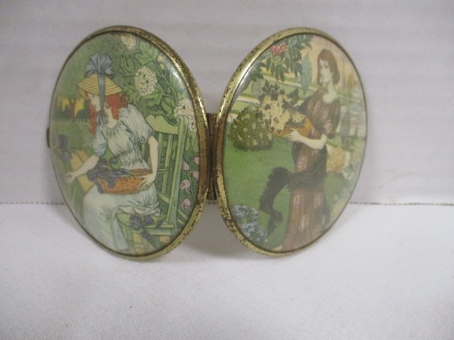 Vintage Mirror Compact with Double Images of Ladies in Garden: 3"dia