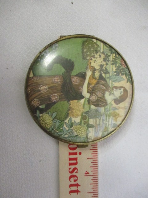 Vintage Mirror Compact with Double Images of Ladies in Garden - 5