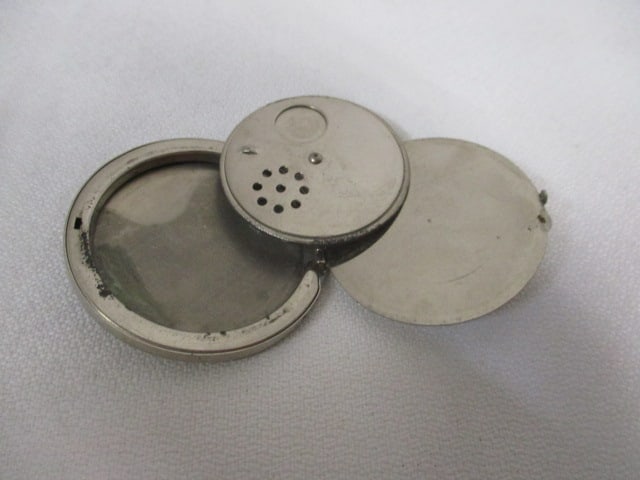 Vintage Scarf Clip Powder Compact with Sorority/Civil Group Crest Emblem - 2