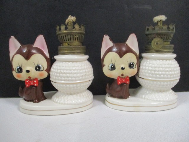 Pair of Midcentury Handpainted Cats with Bowties Oil Lamps (1 of 9)