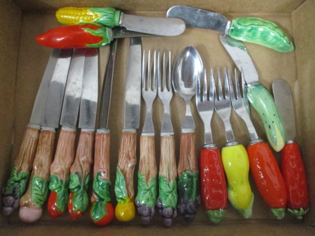 Grouping of Servers with Majolica Style Handles (1 of 8)