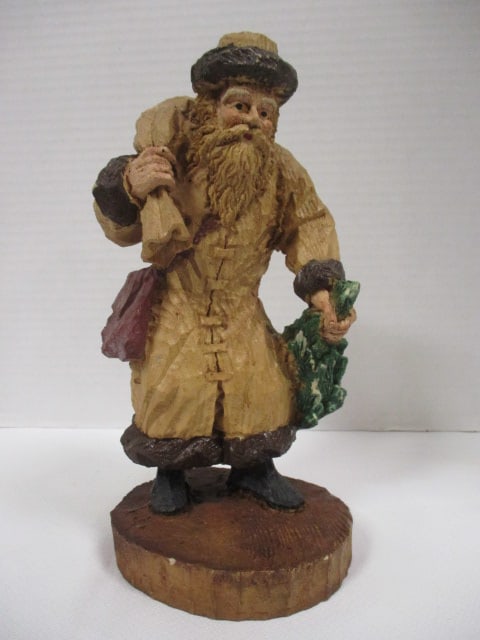 Sculpted Old World Santa Claus: 10"h