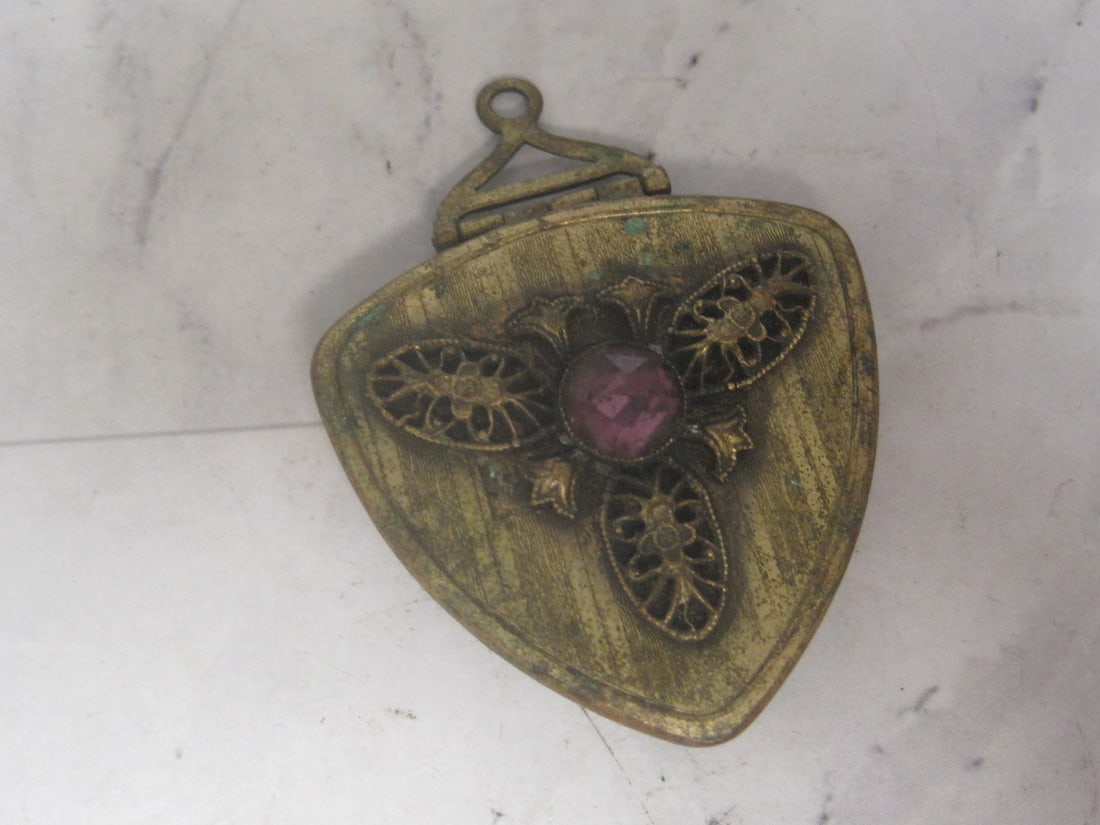 Victorian Compact Pendant Locket (1 of 5)