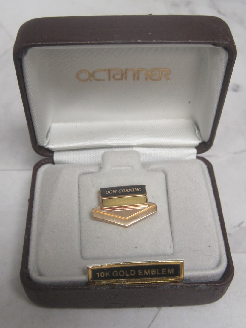 10k Gold Dow Corning Lapel Pin (1 of 4)