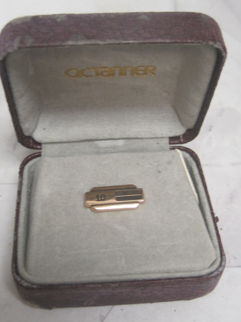 10k Gold Dow Corning Lapel Pin (1 of 3)