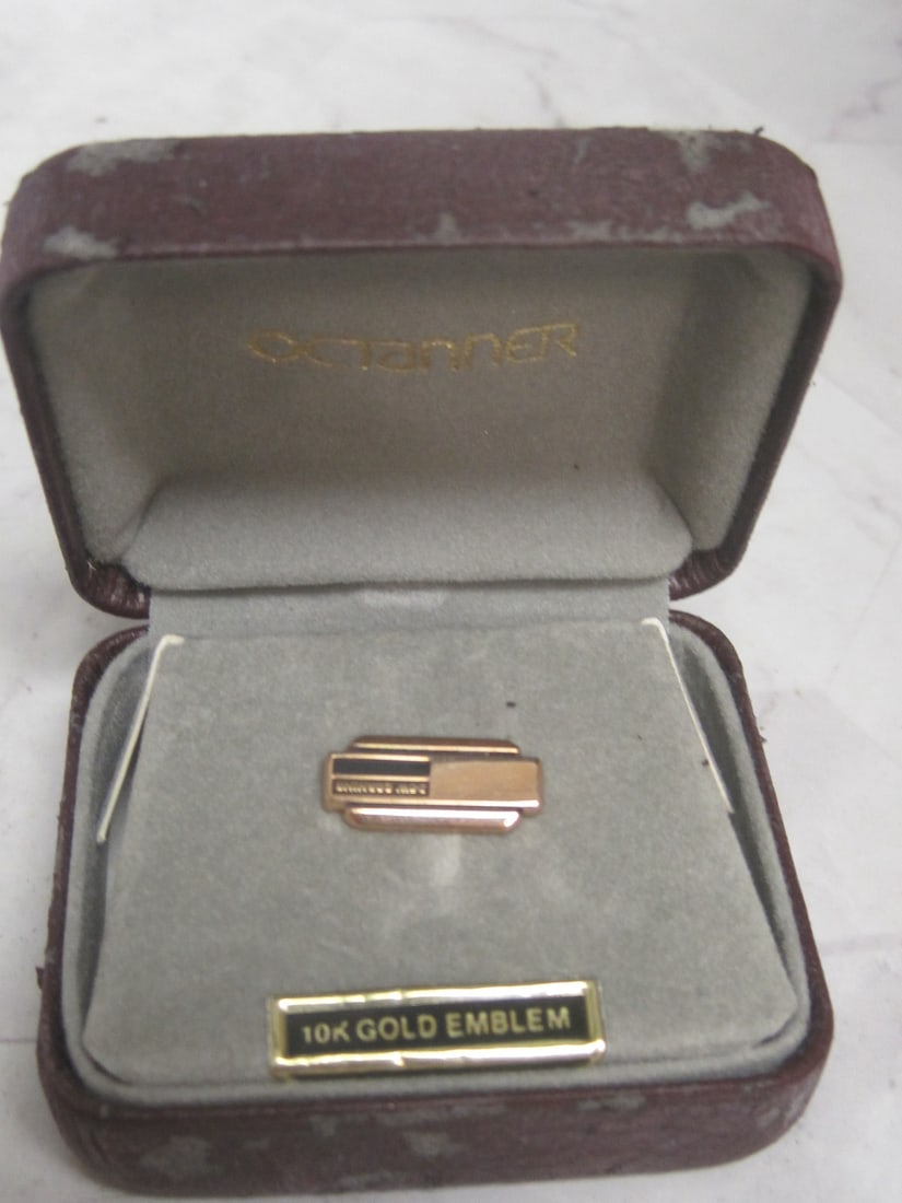 10k Gold Dow Corning Lapel Pin (1 of 4)