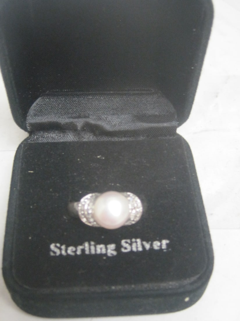 Sterling Silver Pearl Ring: Weighs 4.3 grams, Size 8, In box