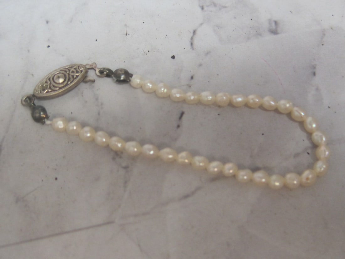 6" Antique Fresh Water Pearl Bracelet: .
