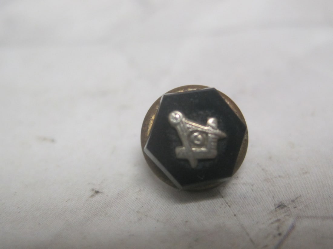 Antique Onyx Mason Pin: .