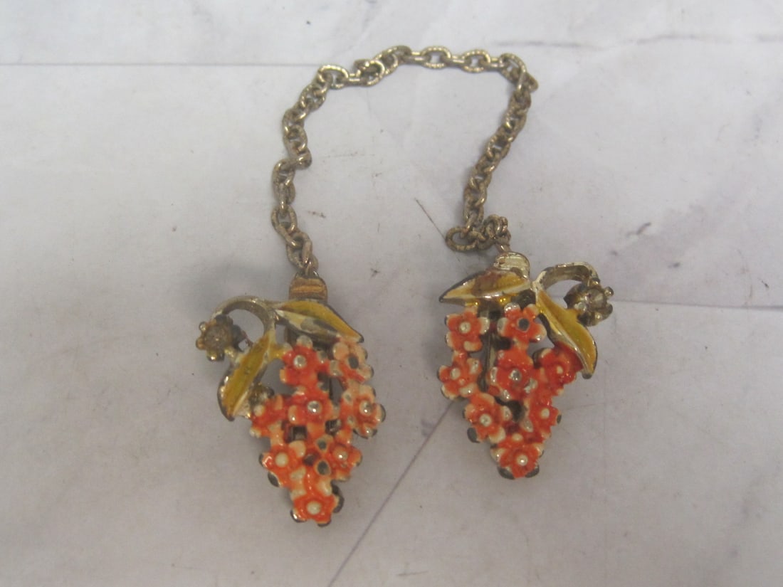 Vintage Grape Sweater Guard: .