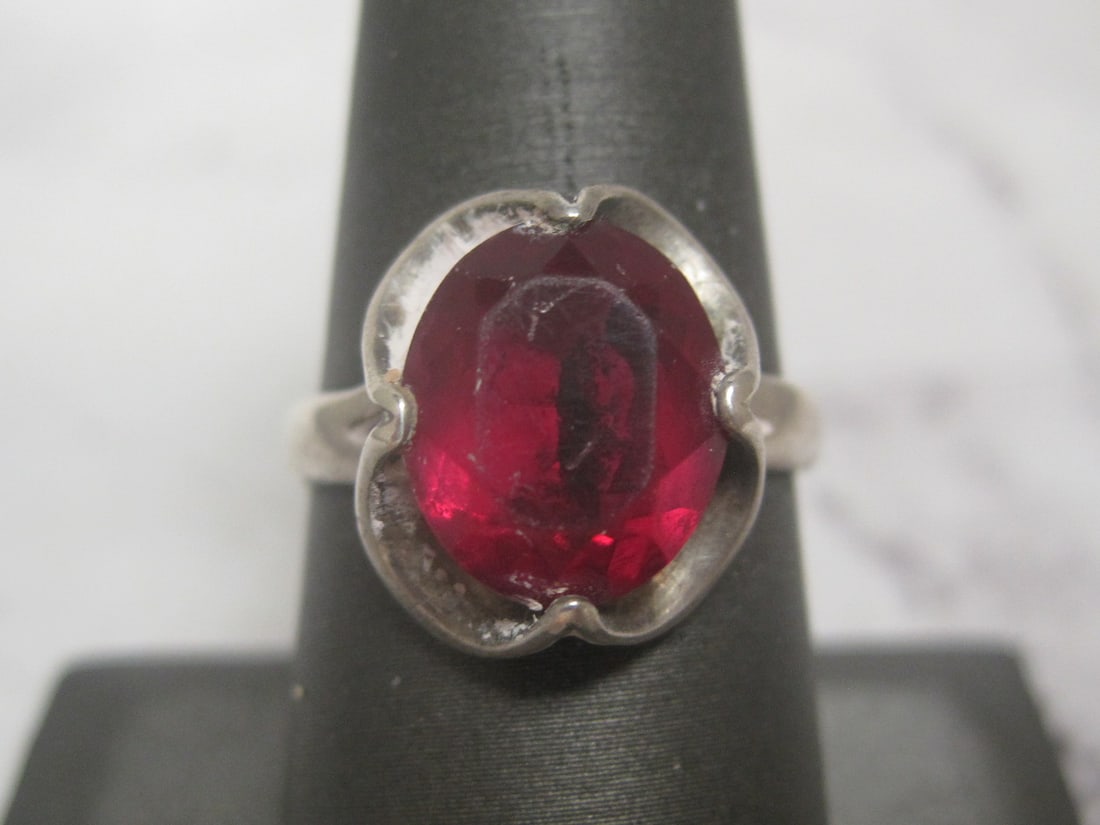 Sterling Silvr Ring with Red Stone: Weighs 3.8 grams, Size 8 1/2