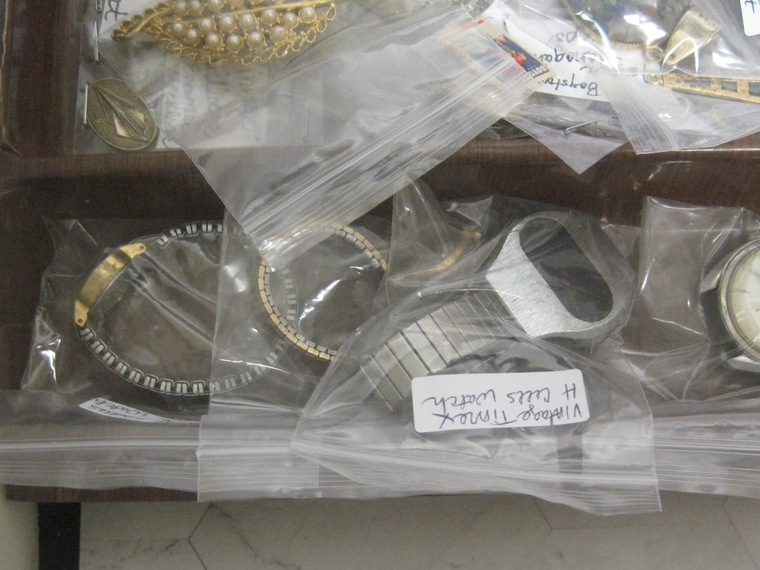 Estate Lot of Jewelry - 6
