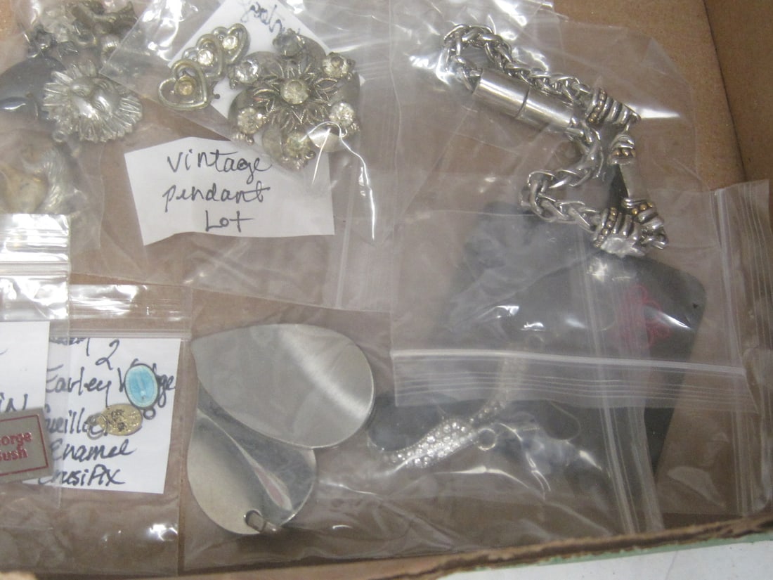 Estate Lot of Jewelry - 4