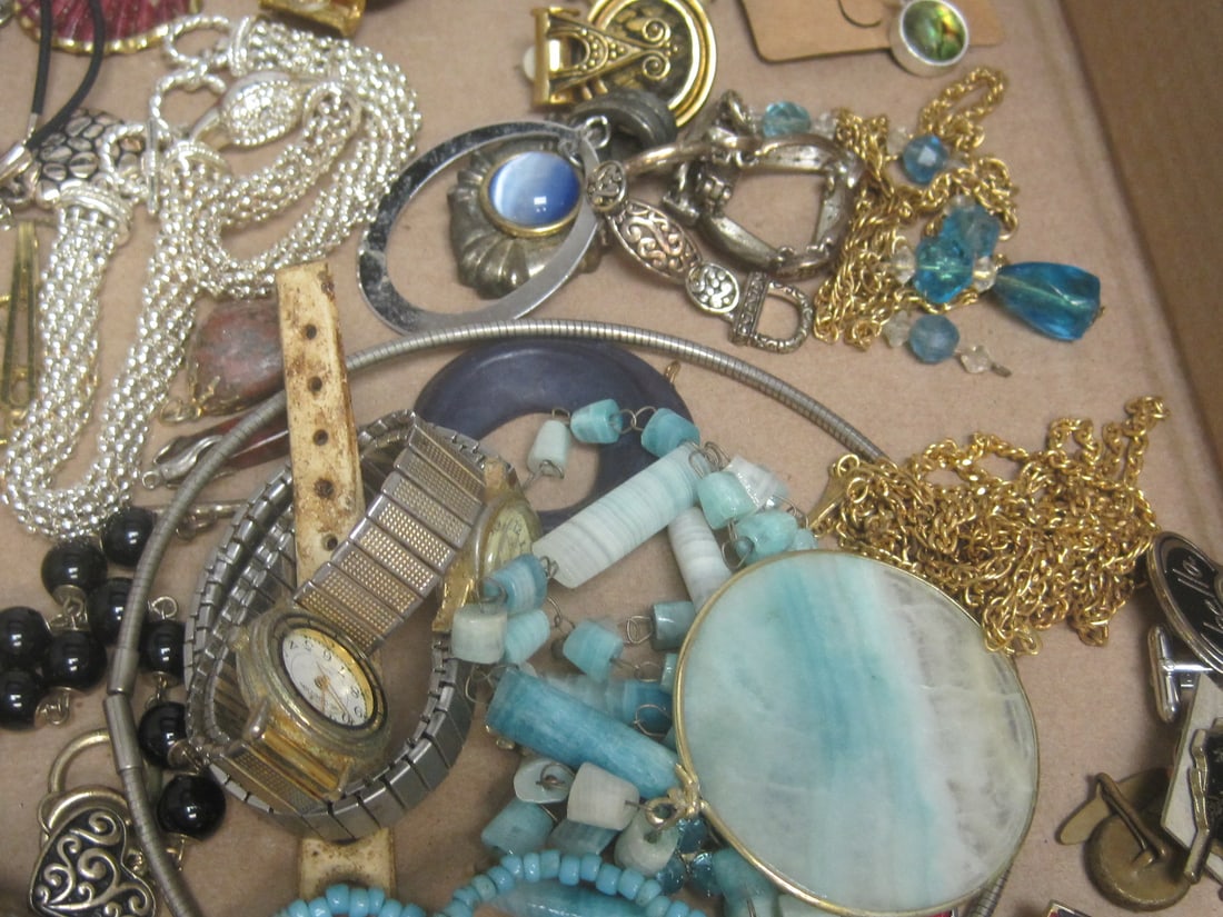 Estate Lot of Jewelry - 4