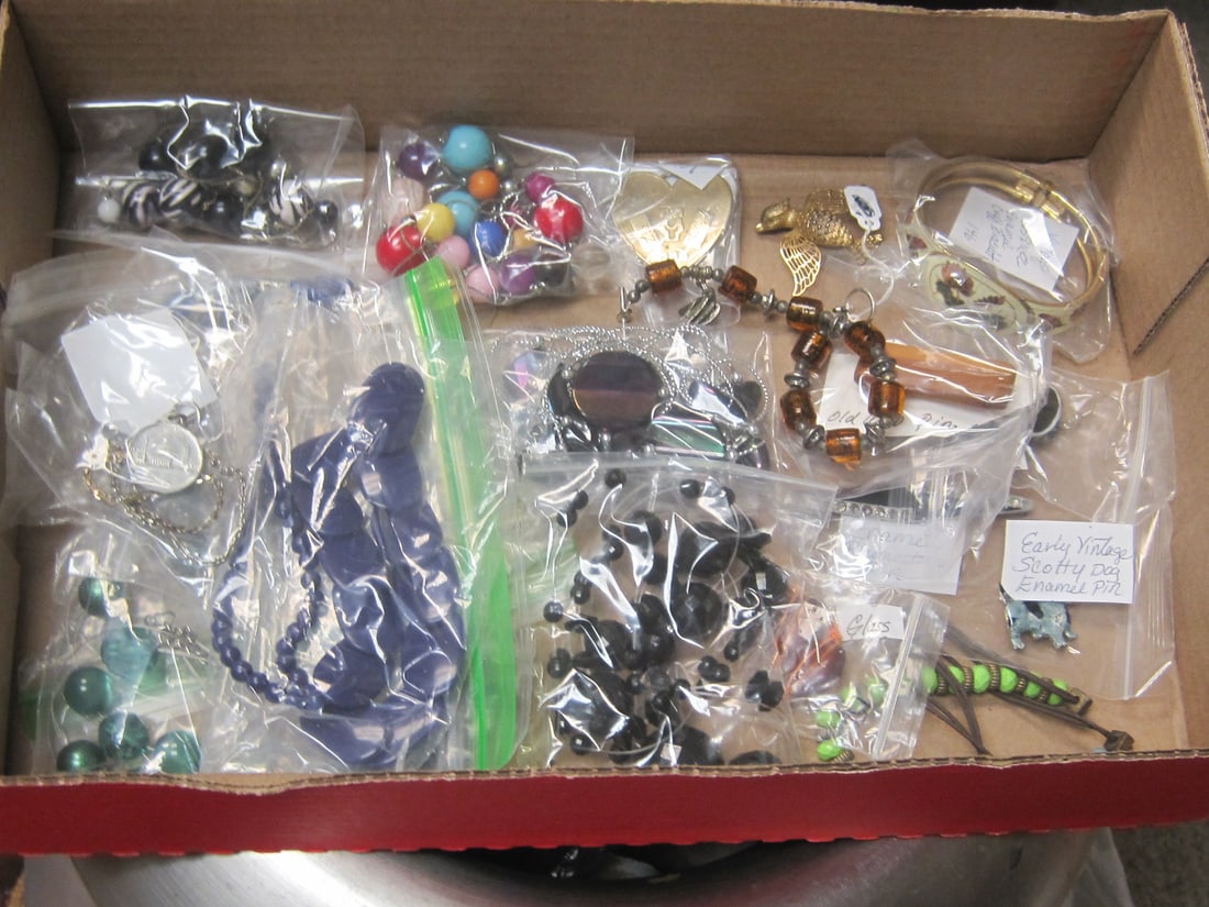 Estate Lot of Jewelry: Glass, vintage, etc.