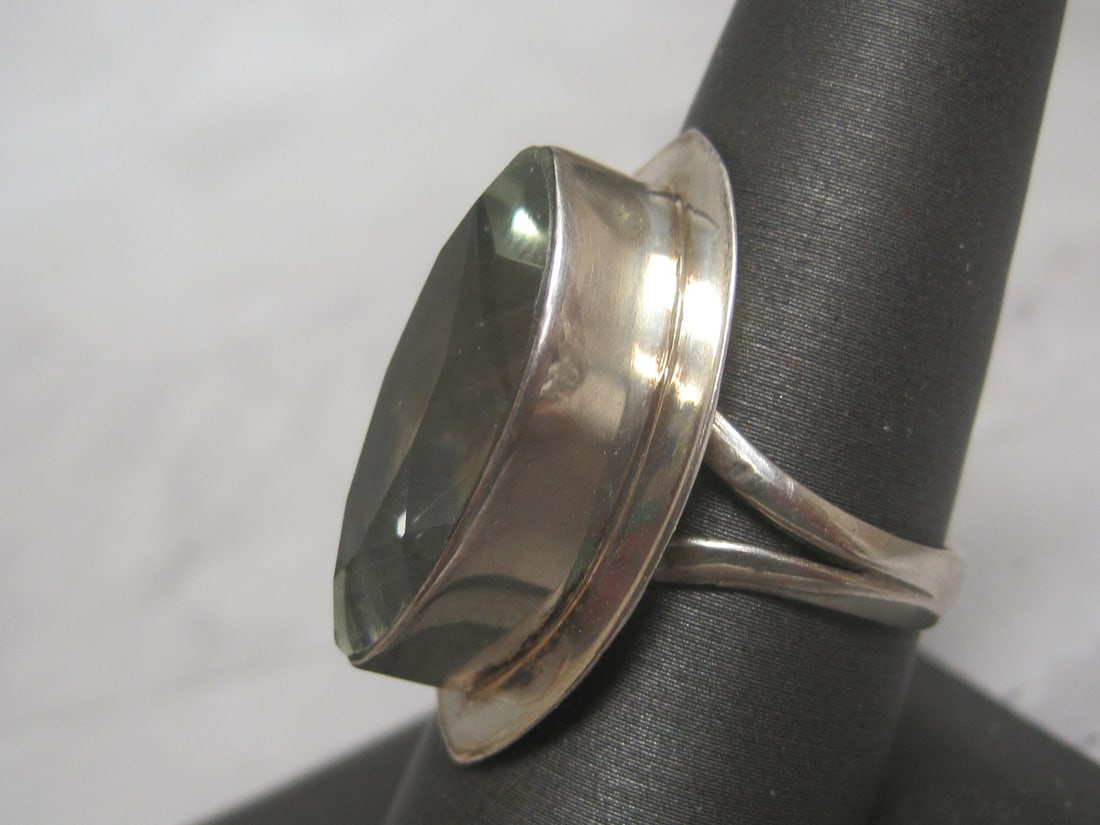 Sterling Silver Ring with Green Quartz Stone - 2