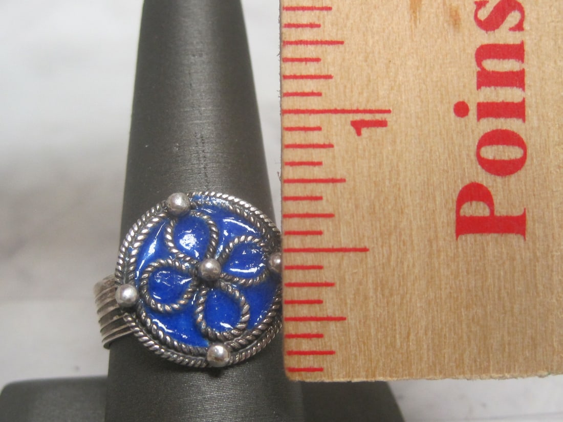Sterling Silver Ring with Blue Enameling Detail - 4