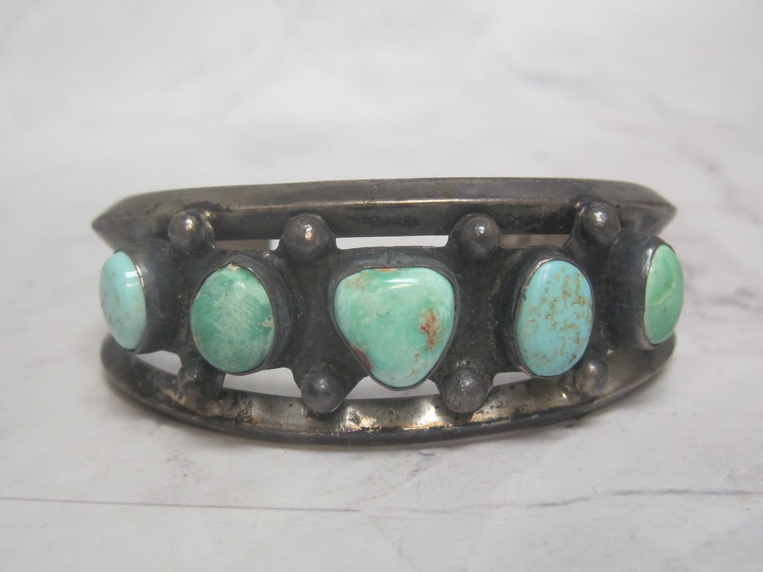 Sterling Silver Turquoise Cuff Bracelet: Weighs 39.4 grams