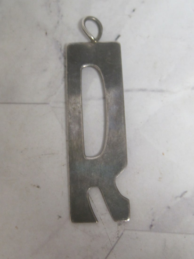 1975 Lenore Doskow, Inc. Sterling Silver "R" Pendant: Weighs 5.5 grams