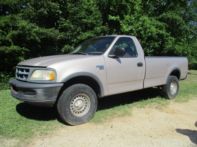 1998 Ford 4 Wheel Drive 4.6 Liter F150 (1 of 20)