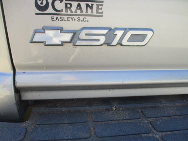 2001 Chevrolet LS Extended Cab S10 Truck - 7