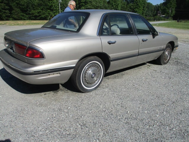 1997 Buick La Sabre Custom FOR PARTS ONLY-DOES NOT HAVE TITLE - 3