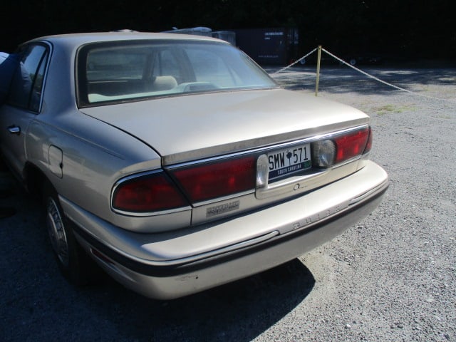 1997 Buick La Sabre Custom FOR PARTS ONLY-DOES NOT HAVE TITLE - 4