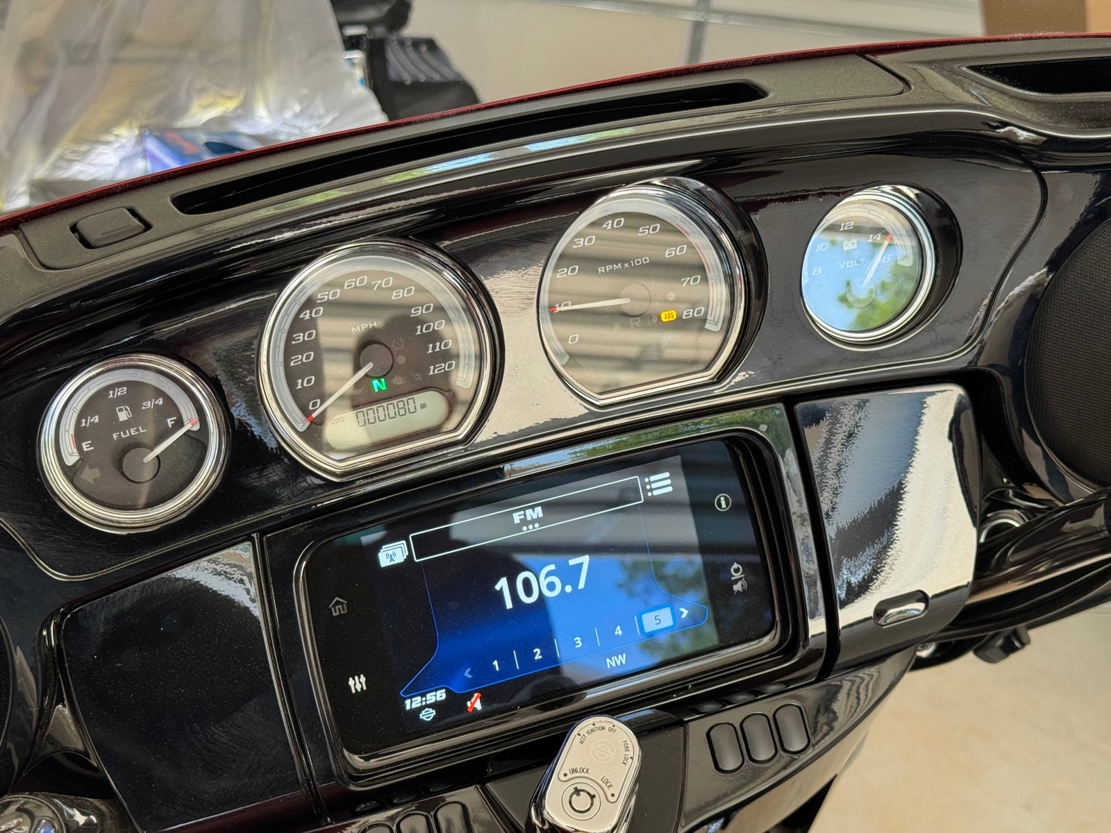 2019 Harley-Davidson Ultra Limited FLHTK Motorcycle – Only 80 Original Miles! - 10