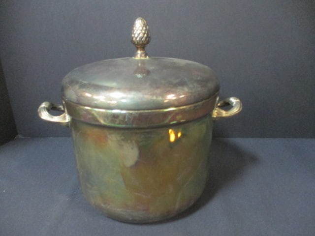 Vintage Silverplated Ice Bucket: 7 1/2" x 9"