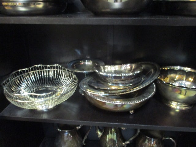 Lot of Vintage Silverplated Bowls, Trays, Compote, etc. (1 of 10)