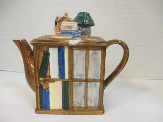 CBK Ceramics Bookshelf Teapot: 7"