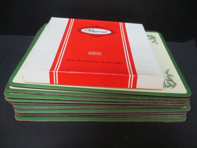 16 Vintage Pimernel "Christmas Tree" Placemats: (12) 12" x 9 1/4" and (4) 8 3/4" x 7 1/4" - in original box