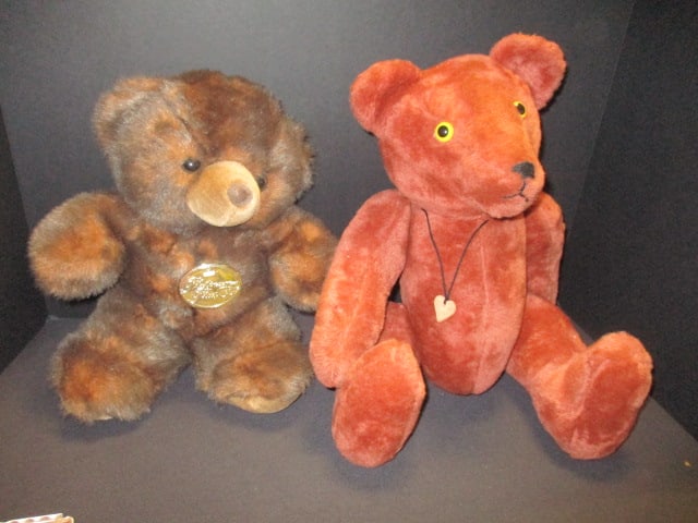 2 Vintage Plush Stuffed Teddy Bears: .