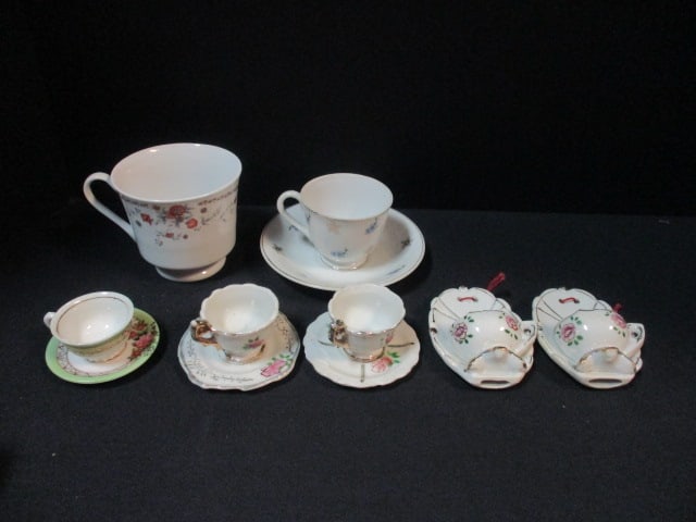 Collection of Vintage Occupied Japan Porcelain Cups, Saucers, and Wall Pockets: see pictures and preview for selection and condition