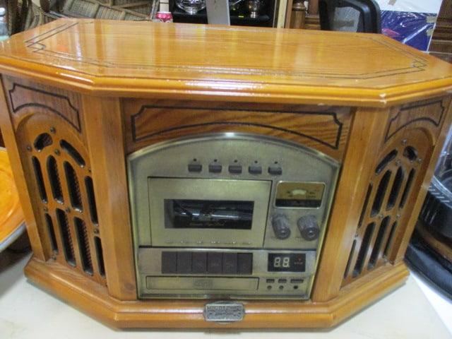 Thomas Pacconi Classics Vintage Look Radio, Cassette Tape, CD, and (1 of 8)