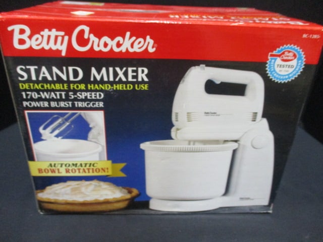 New Old Stock Betty Crocker Stand Mixer (1 of 5)