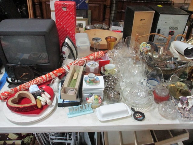 Table Lot - TV/VCR Combo, Candle Holders, Crystal Stems, Bowls, Stoneware, etc. (1 of 13)