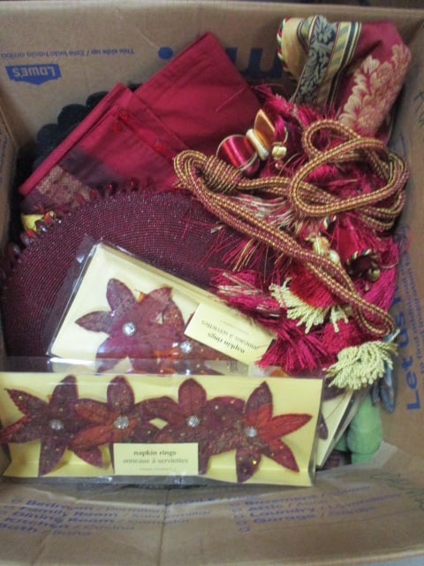 Lot of Table Linens, Placemats, and Napkin Rings. (1 of 6)