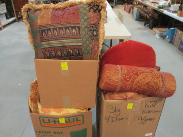 Large Lot of Throw Pillows and Chair Cushions (1 of 12)