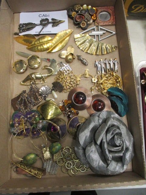 Lot of Vintage Brooches and Earrings: see pictures and preview for selection and condition