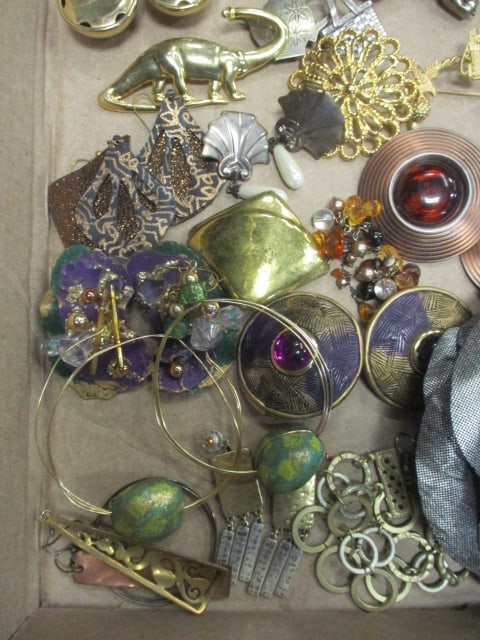 Lot of Vintage Brooches and Earrings - 3
